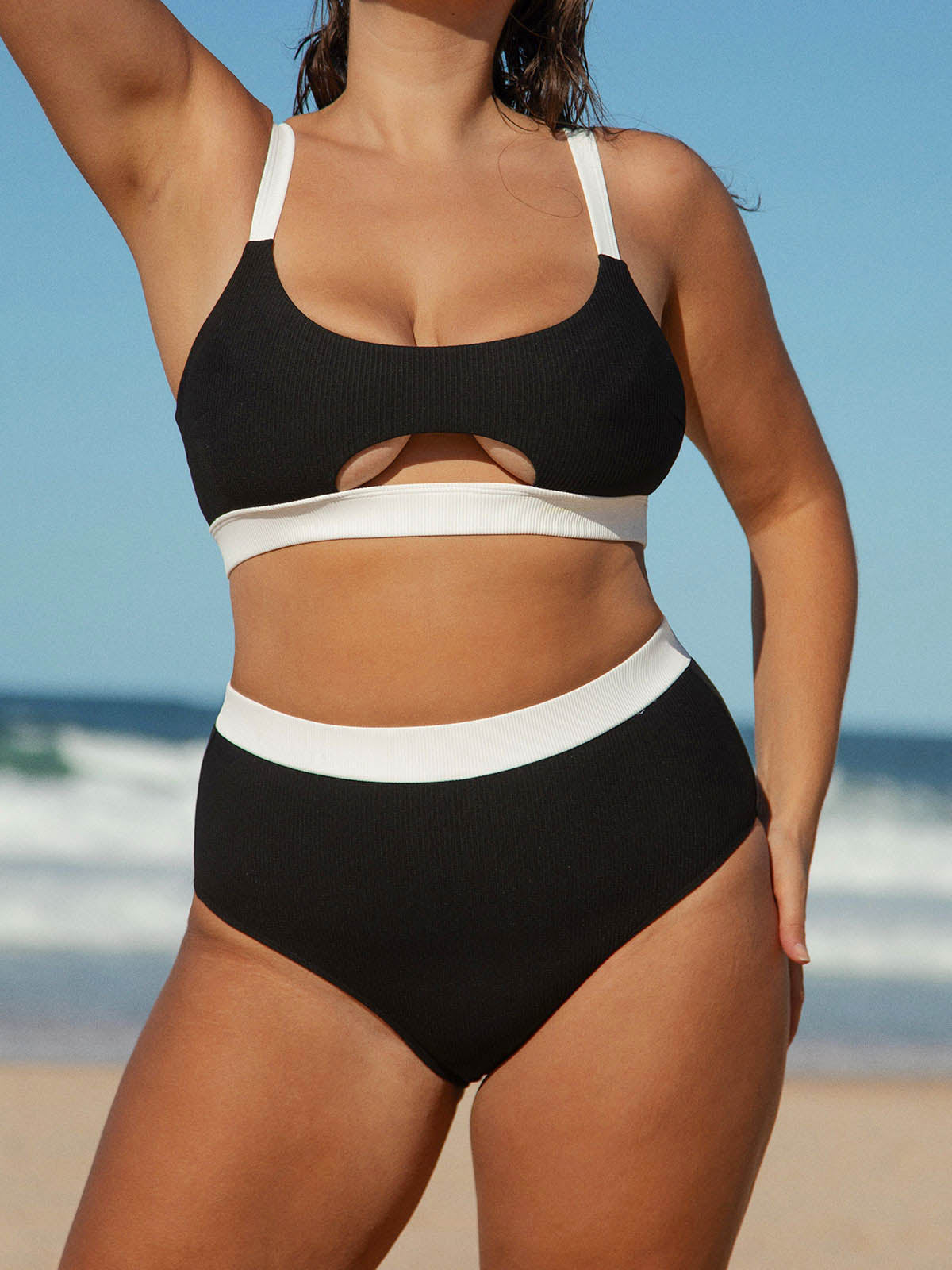 contrast-trim-plus-size-bikini-top-sustainable-plus_size_bikinis-vsorlh Contrast Trim Plus Size Bikini Top - Image 1