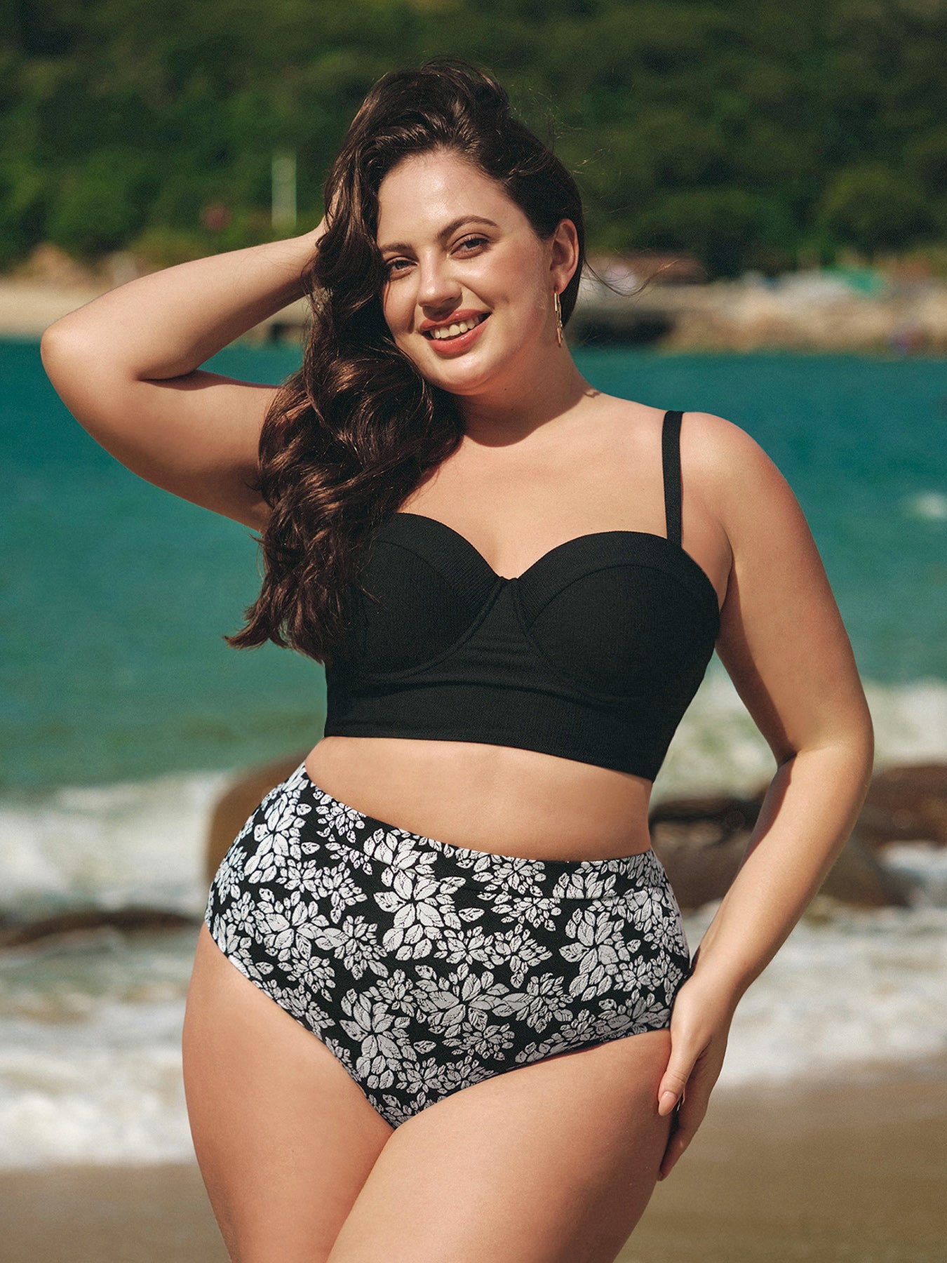 women-knitted-nylon-bikini-tops-sustainable-plus_size_bikinis-8t3xym Black Underwire Strappy Plus Size Bikini Top - Image 1