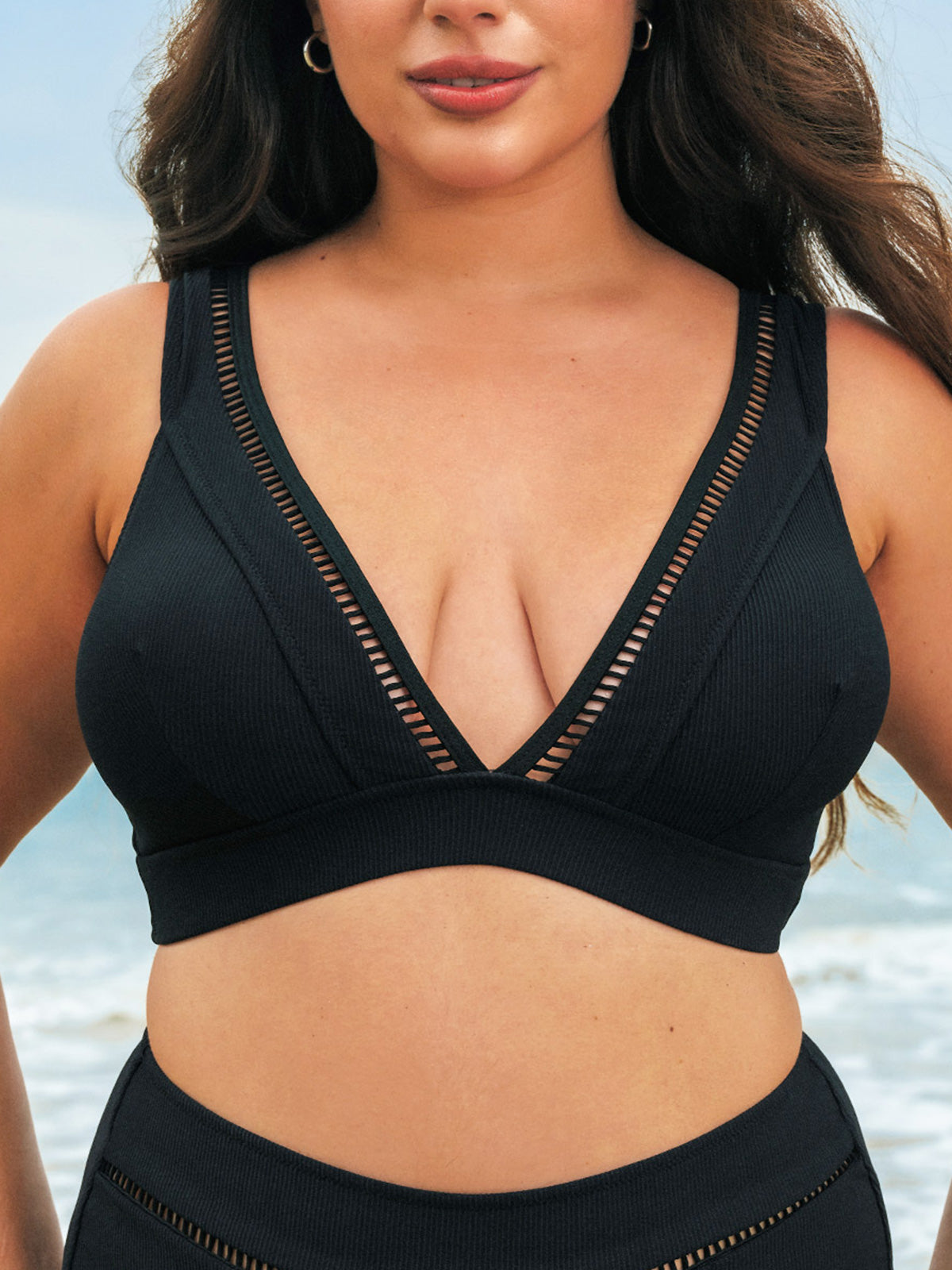 women-knitted-nylon-blended-bikini-tops-sustainable-plus_size_bikinis-scefq2 Black V Neck Plus Size Bikini Top - Image 1