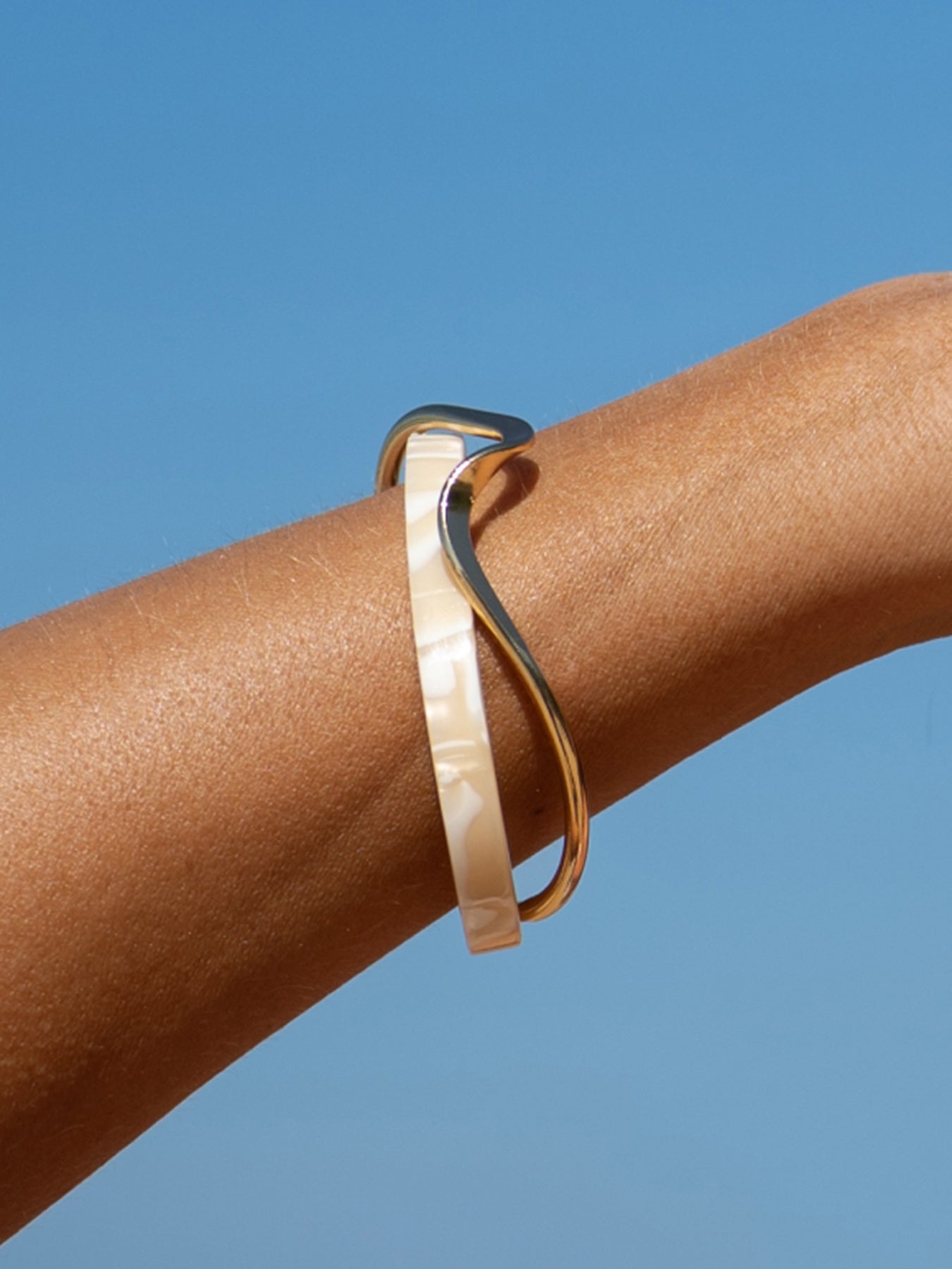 women_s-alloy-bracelet-sustainable-bracelets-19lojo Off White Bracelet - Image 1
