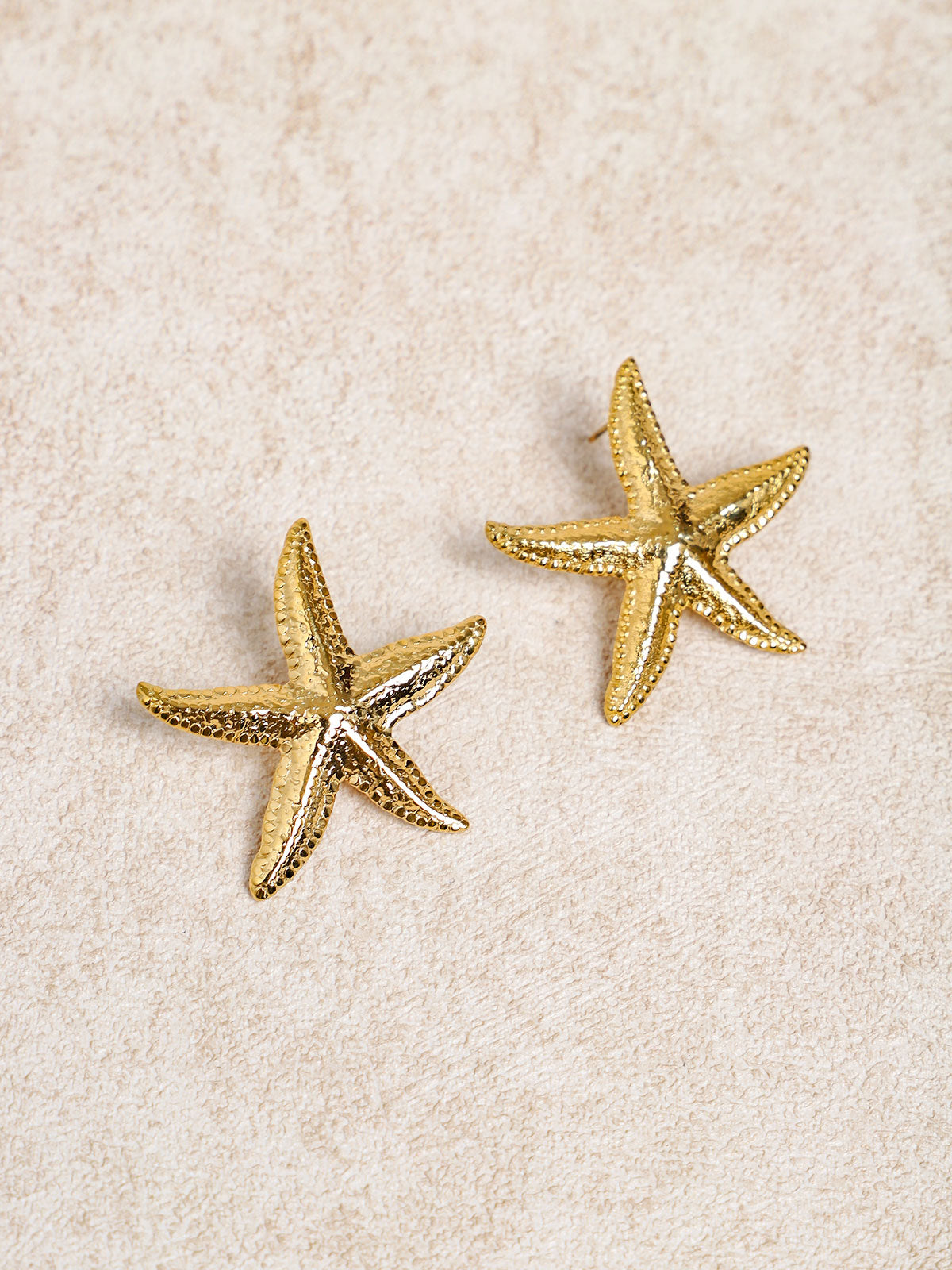 women_s-stainless-steel-earrings-gold-sustainable-earrings-vx4jxm Golden Starfish Earrings - Image 1
